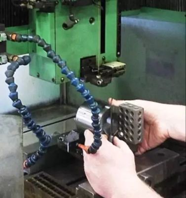 模具電火花成型加工與線(xiàn)切割加工原理全解析